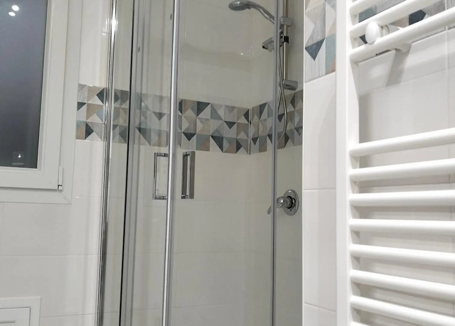 Chalaroste Home Терразини